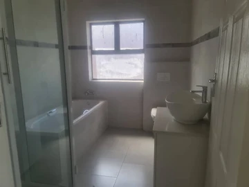 5 Bedroom Garden Flat