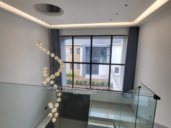 Exclusive High-End 5-Bedroom Residence in Pomona,Modern Luxury Living