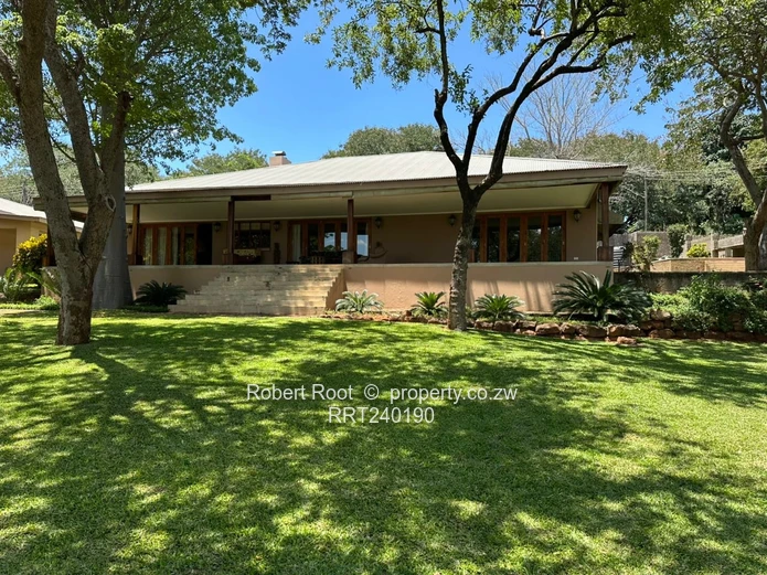 Exceptional Lifestyle Property on a Large 3,720 sqm Plot