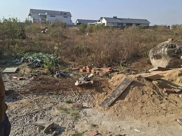 Stands & Residential Land