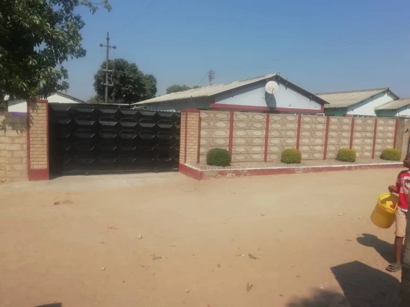 Chitungwiza Unit H 5beds House For sale asking $28k neg 