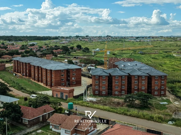 2 Bedroom Flat & Apartment