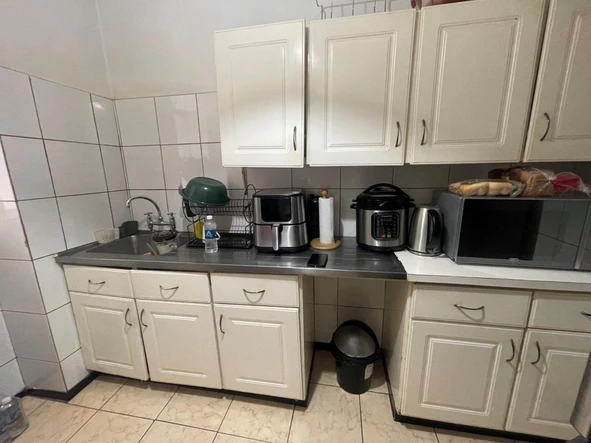 2 Bedroom Flat & Apartment