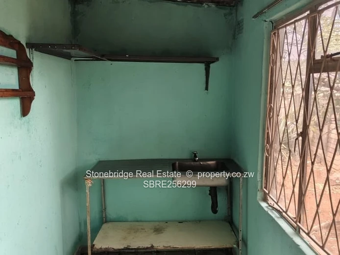 1 Big Room in Queenspark To Rent