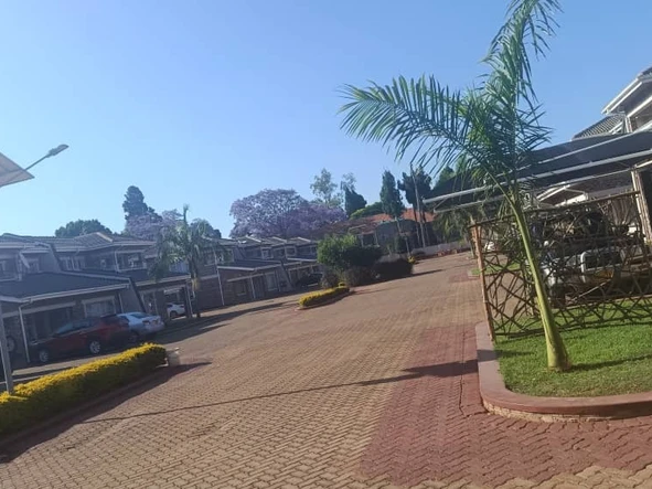 3 Bedroom Flat & Apartment