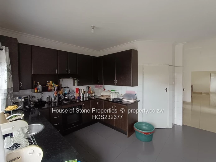 5 Bedroomed House In Pomona For Sale