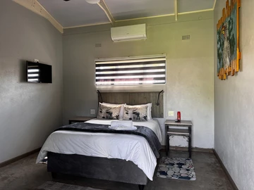 Hotel & Lodge