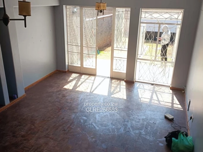 Avondale 2-Bed Townhouse - Garden, Carport & Tank