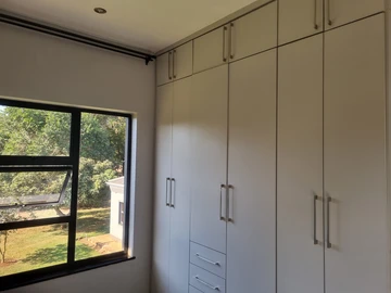6 Bedroom House