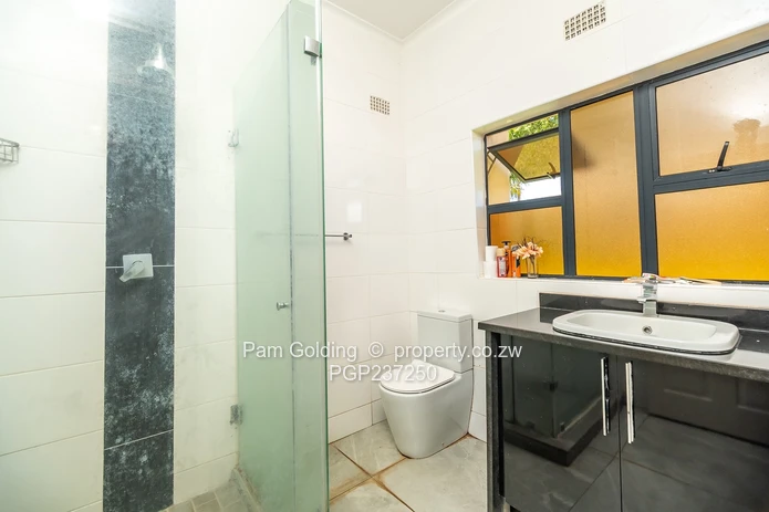 Executive House for Sale (Sole Mandate)