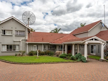 5 Bedroom House