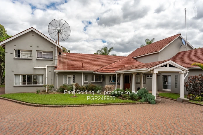 Spacious Double Storey Family Home!