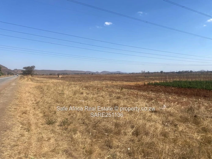 6 Hectares Plot Bulawayo Road Frontage Vacant Land For Sale-Opposite Kyntre Estates Just After Famil