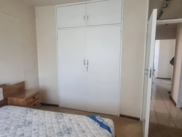 3 Bedroom Flat & Apartment