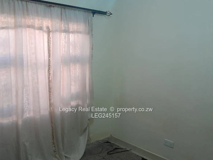 Well-Maintained 4-Bedroom House To Let In Damofalls.