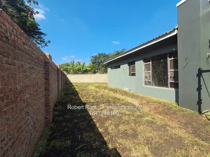 Brand new 4 bed family cluster