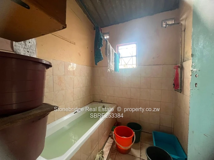 4 Bedroom House in Cowdray Park For Sale