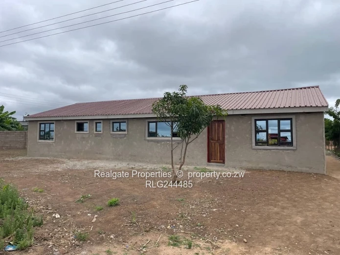 Four Bedroomed House In Cowdray Park