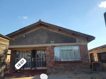 Budiriro (4) 5 Bedroomed House For Sale 