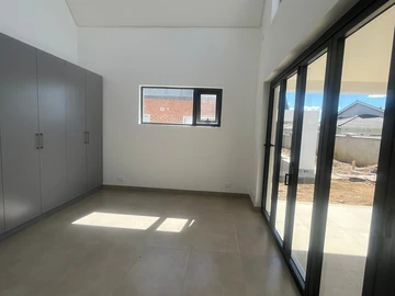 4 Bedroom Garden Flat