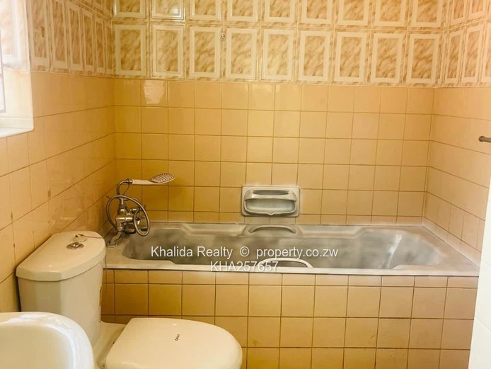 Greendale North – Double-Storey House For Sale