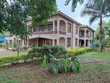 6 Bedroom House