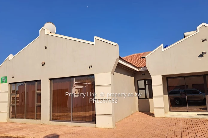 4-Bed Townhouse Unit in Bluff Hill Housing Complex