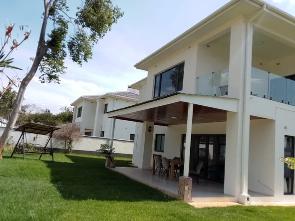 8 Unit Townhouse Complex