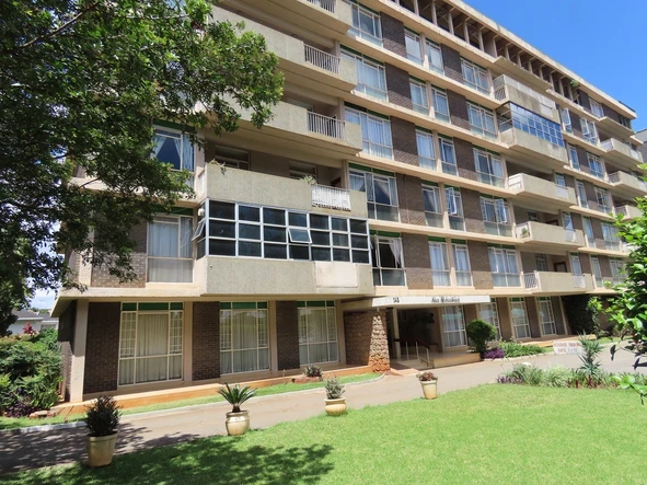 3 Bedroom Flat & Apartment