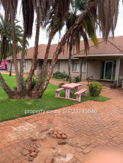 420 m² Milton Park Office - Borehole ,Paved Parking Space and Caretaker's cottage  (Sole Mandate)