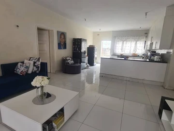 3 Bedroom Flat & Apartment