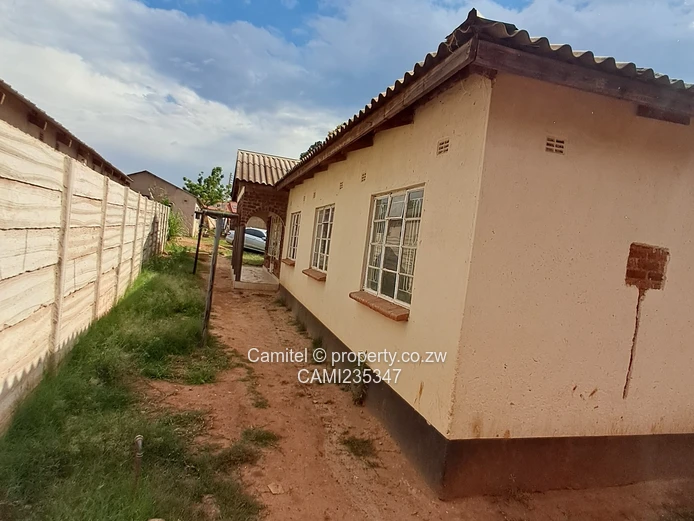 A neat house for sale (Sole Mandate)