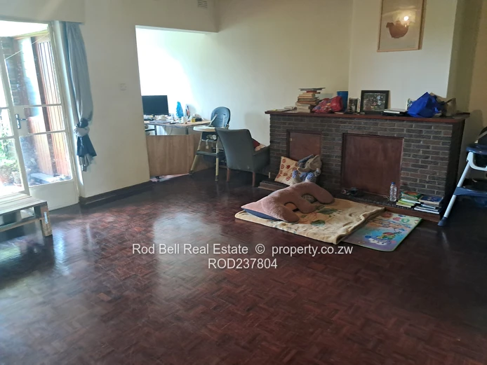 Spacious 2-bedroom garden flat in prime location