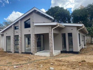 Charming 3-Bedroom Garden Flats in Marlborough with Borehole!