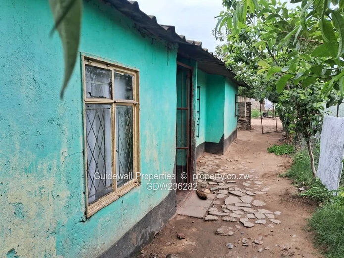 4 beds house for sale in Glenview 1