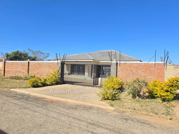 Spacious 4-Bed Home in FIDELITY LIFE PARK — Gated, Open-Plan Living & Modern Kitchen