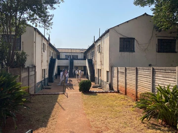 2 Bedroom Flat & Apartment