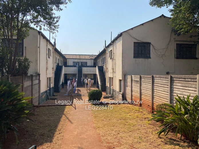 Avondale First-Floor Flat with Garage & Borehole