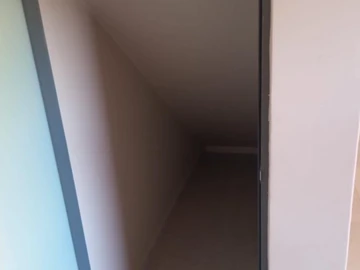 4 Bedroom Flat & Apartment