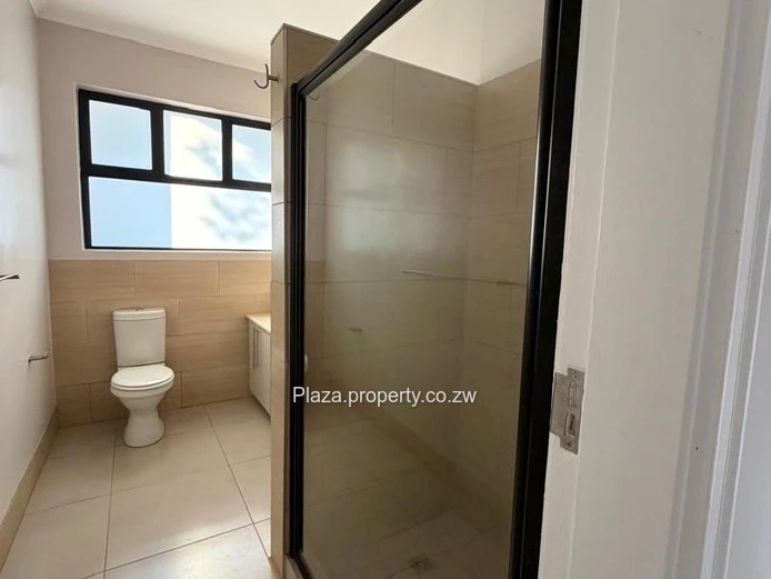 Space, Privacy & Security - Exclusive Helensvale Townhouse