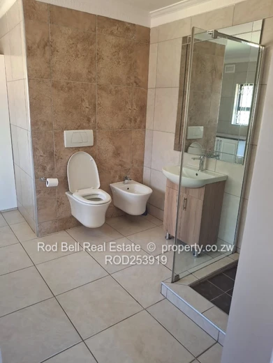 Chisipite 3-Bed with Modern Kitchen & Garden