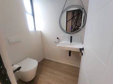 3 Bedroom Flat & Apartment