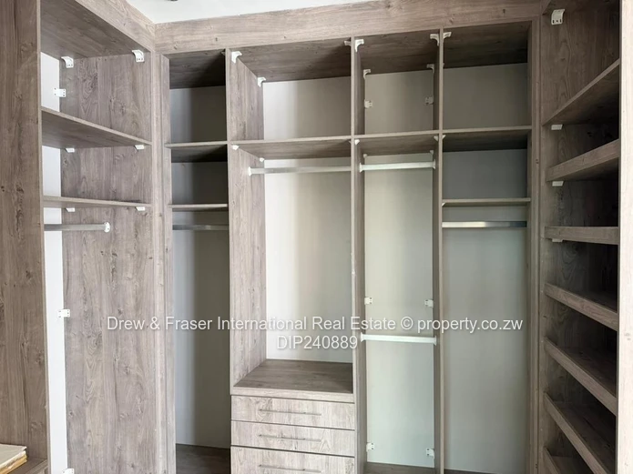 Newly built 4 beds all ensuite house for sale in Arlington East $250k