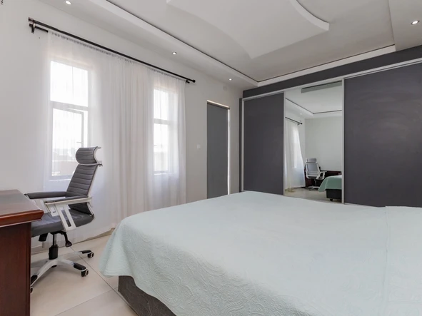 4 Bedroom Garden Flat