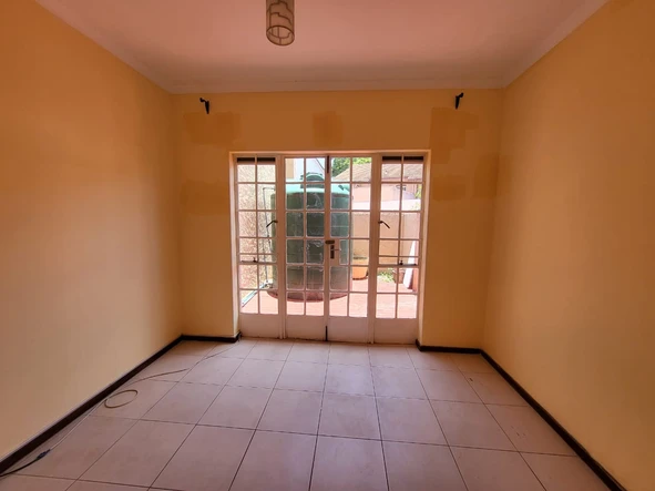 3 Bedroom Flat & Apartment