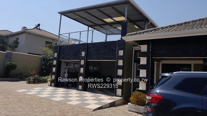 Mandara 6 beds House for Sale