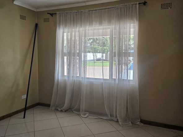 3 Bedroom Flat & Apartment
