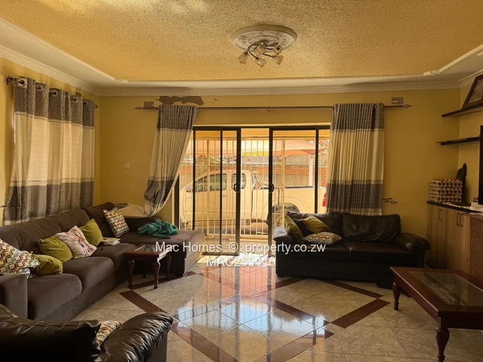 3-Bedroom House For Sale – Bloomingdale