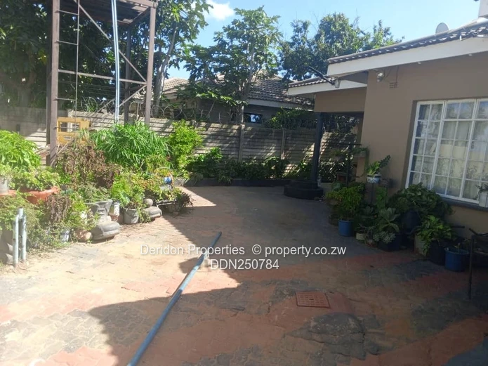 5-Bed Damofalls Home — Gated, Modern Kitchen & Yard (Sole Mandate)