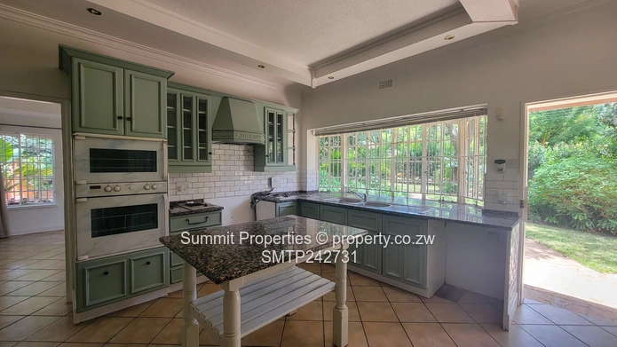 Luxury 6-Bedroom Residence – Ridgeway North